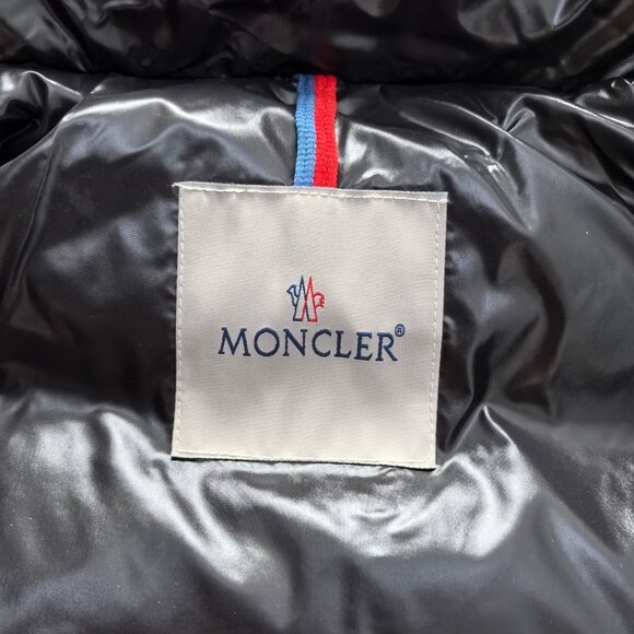 ⭐️Moncler women's top-grade warm down jacket⭐️ - Picture 5 of 6